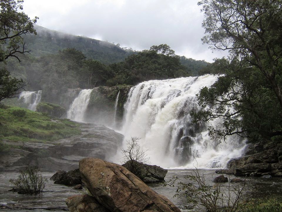 thovanam-water-falls-chinnar